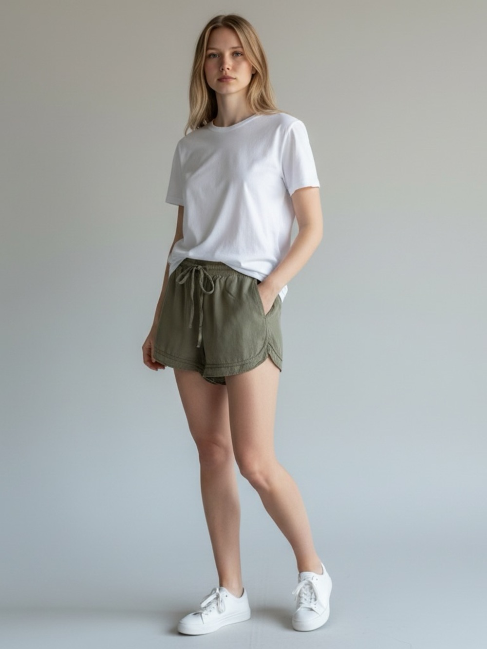 EUC - thread and supply women’s size large Olive Drawstring Shorts